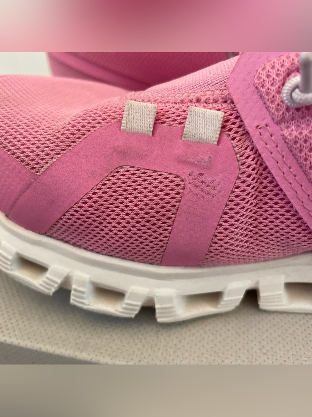 On Running Women's Cloud 6 Raspberry/White Women’s 8.5 Tennis Shoes - Picture 12 of 12